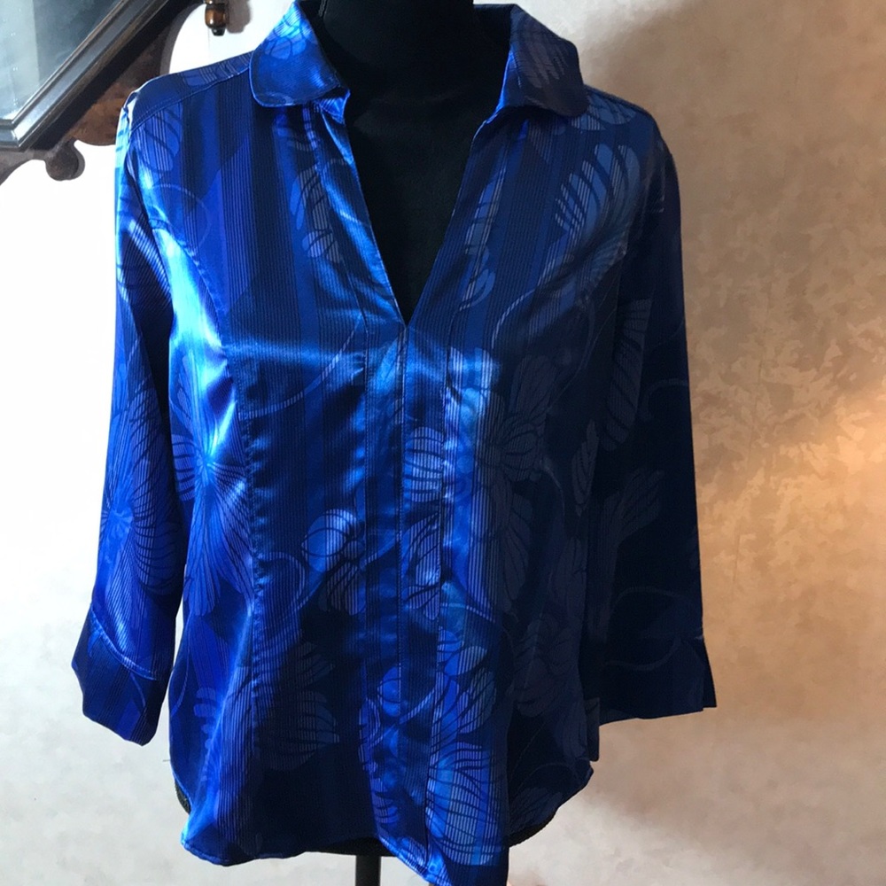 NWT Edward Multi-Hued Blue Polyester/Spandex Top